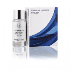 Die Combinal Priming Lotion entfettet und reinigt die Wimpern Die Combinal Priming Lotion entfettet und reinigt die Wimpern