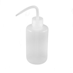 Wasserflasche zur Reinigung der Wimpern von der Wimpernboutique