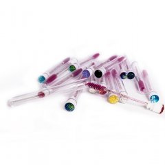 Glitzernde Wimpernbürsten mit Schutzhülle von Wimpernboutique Glitzernde Wimpernbürsten mit Schutzhülle von Wimpernboutique